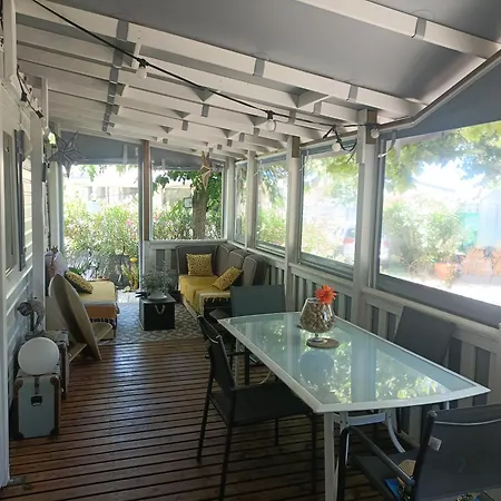 Mobil Proche Des Plages Йер